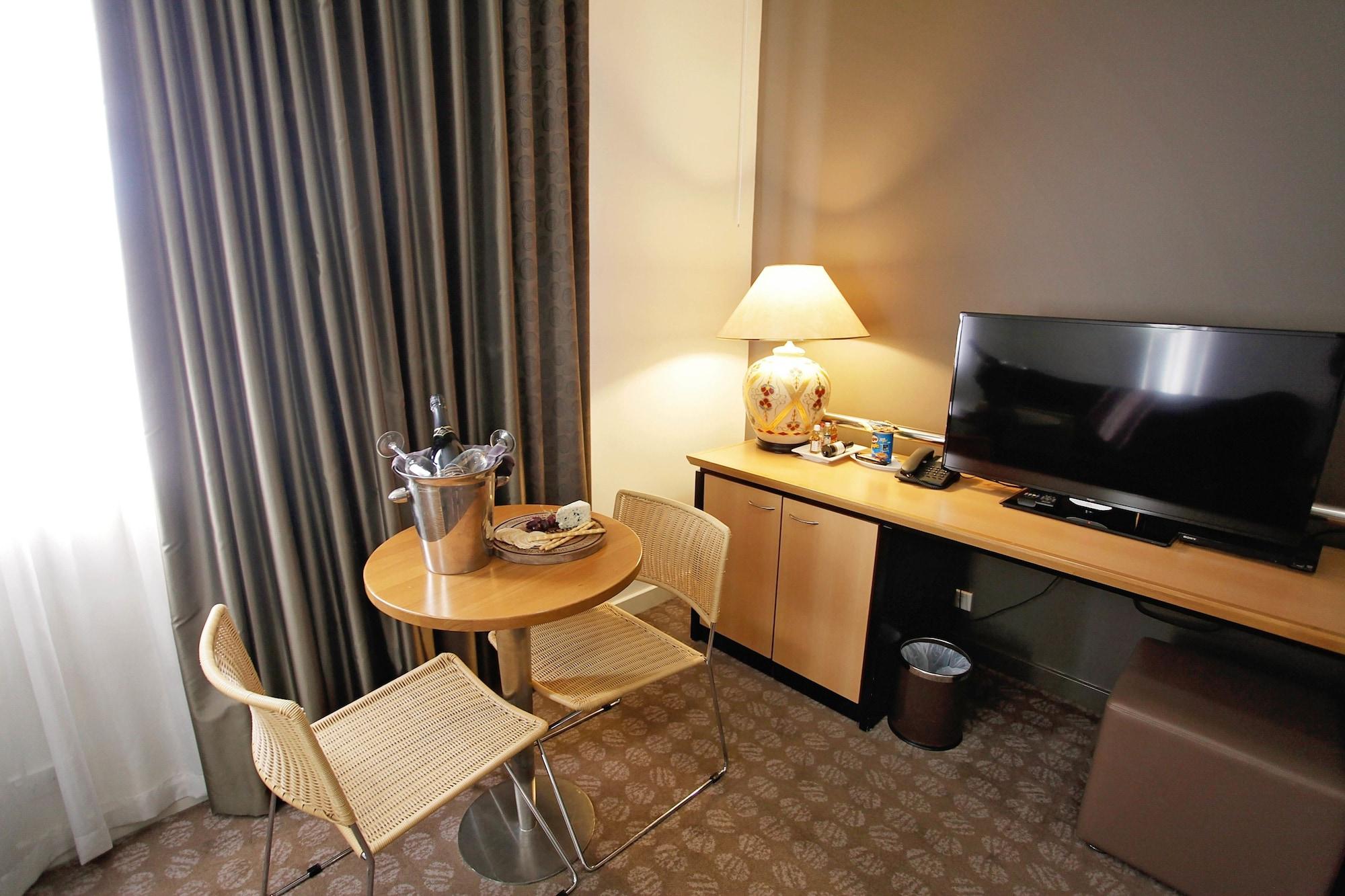 Golden Pebble Hotel Wantirna Esterno foto