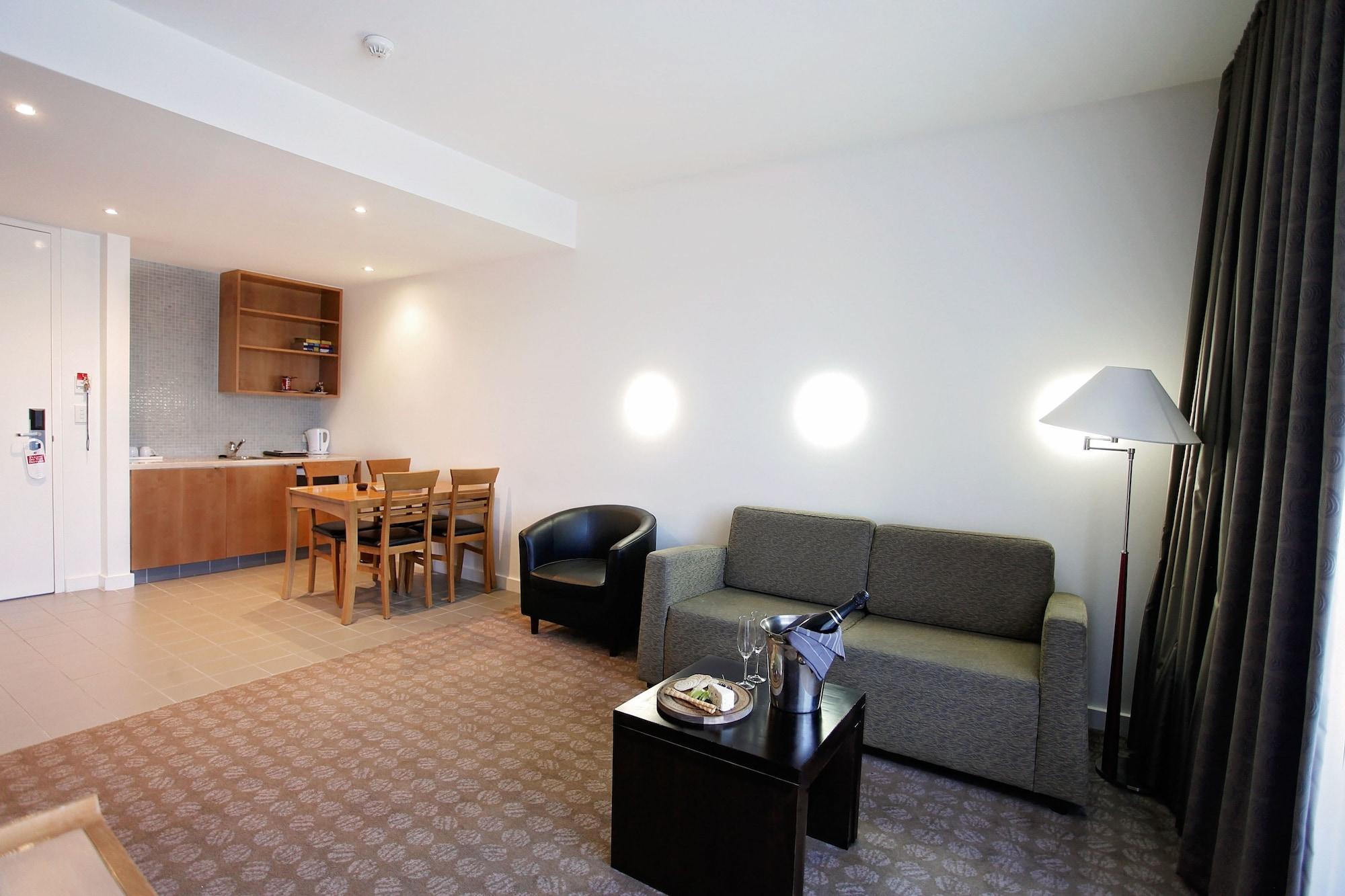 Golden Pebble Hotel Wantirna Esterno foto