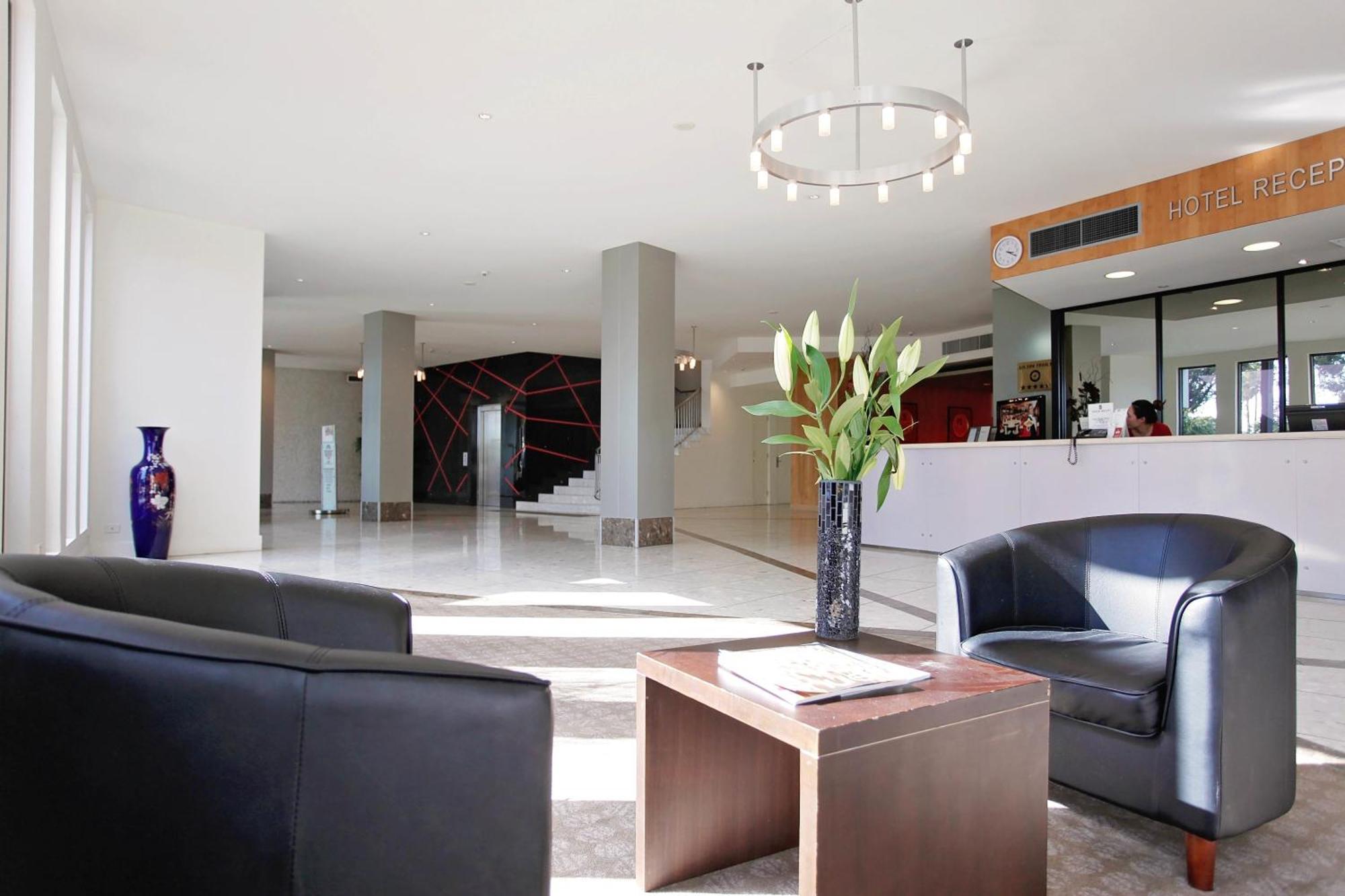 Golden Pebble Hotel Wantirna Esterno foto