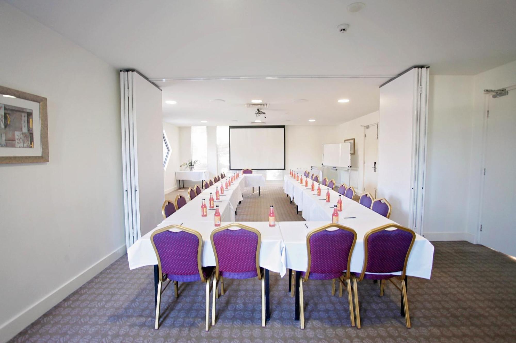 Golden Pebble Hotel Wantirna Esterno foto
