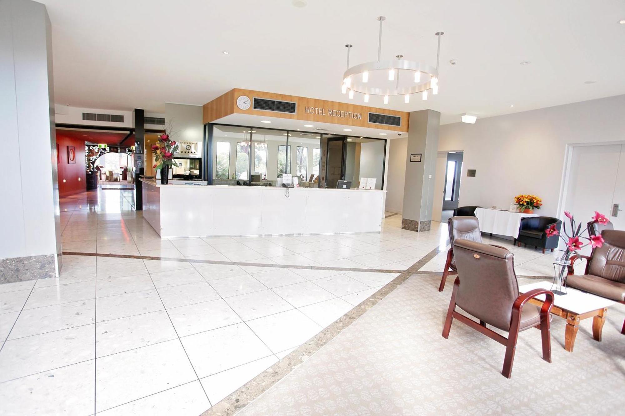 Golden Pebble Hotel Wantirna Esterno foto