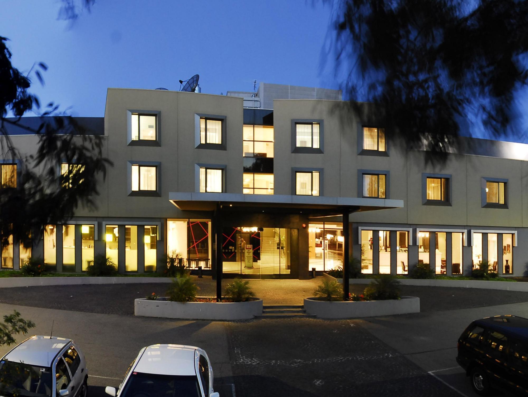 Golden Pebble Hotel Wantirna Esterno foto