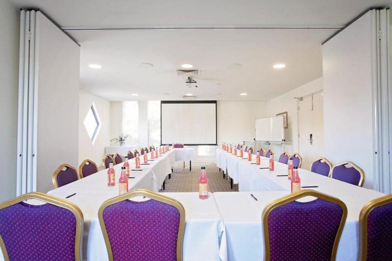 Golden Pebble Hotel Wantirna Esterno foto