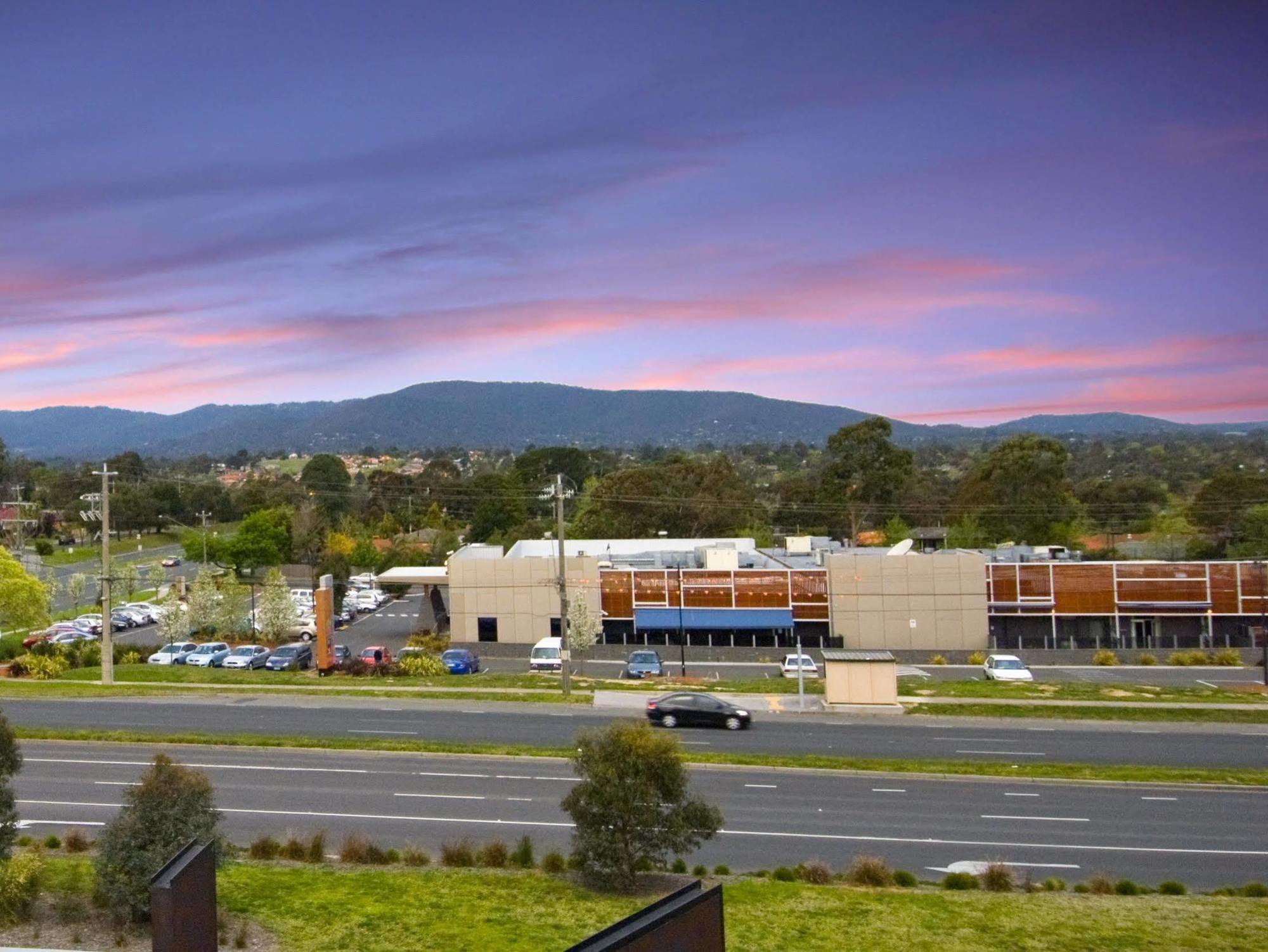 Golden Pebble Hotel Wantirna Esterno foto